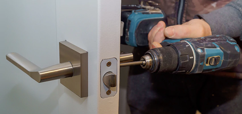 Broken Door Handle Lock Repair in Menlo Park, California